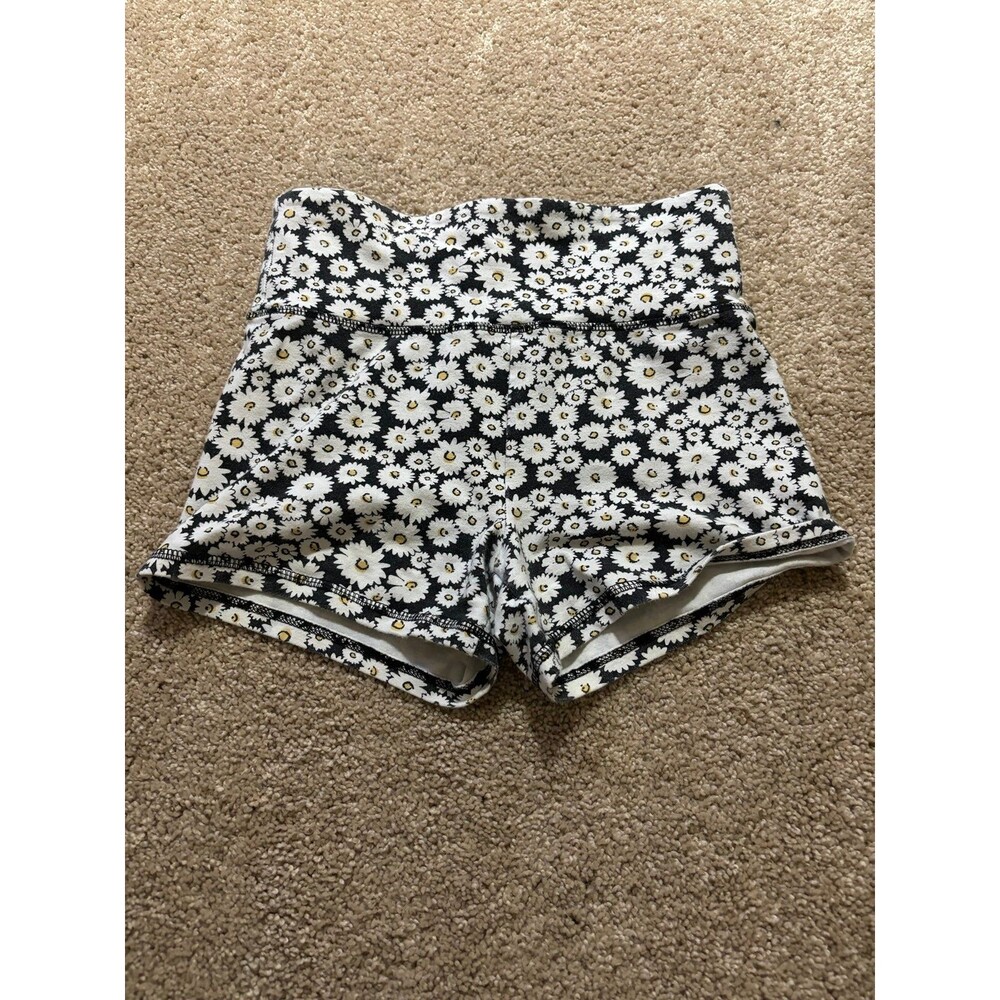 Forever 21 Daisy Spandex Shorts - Size Small